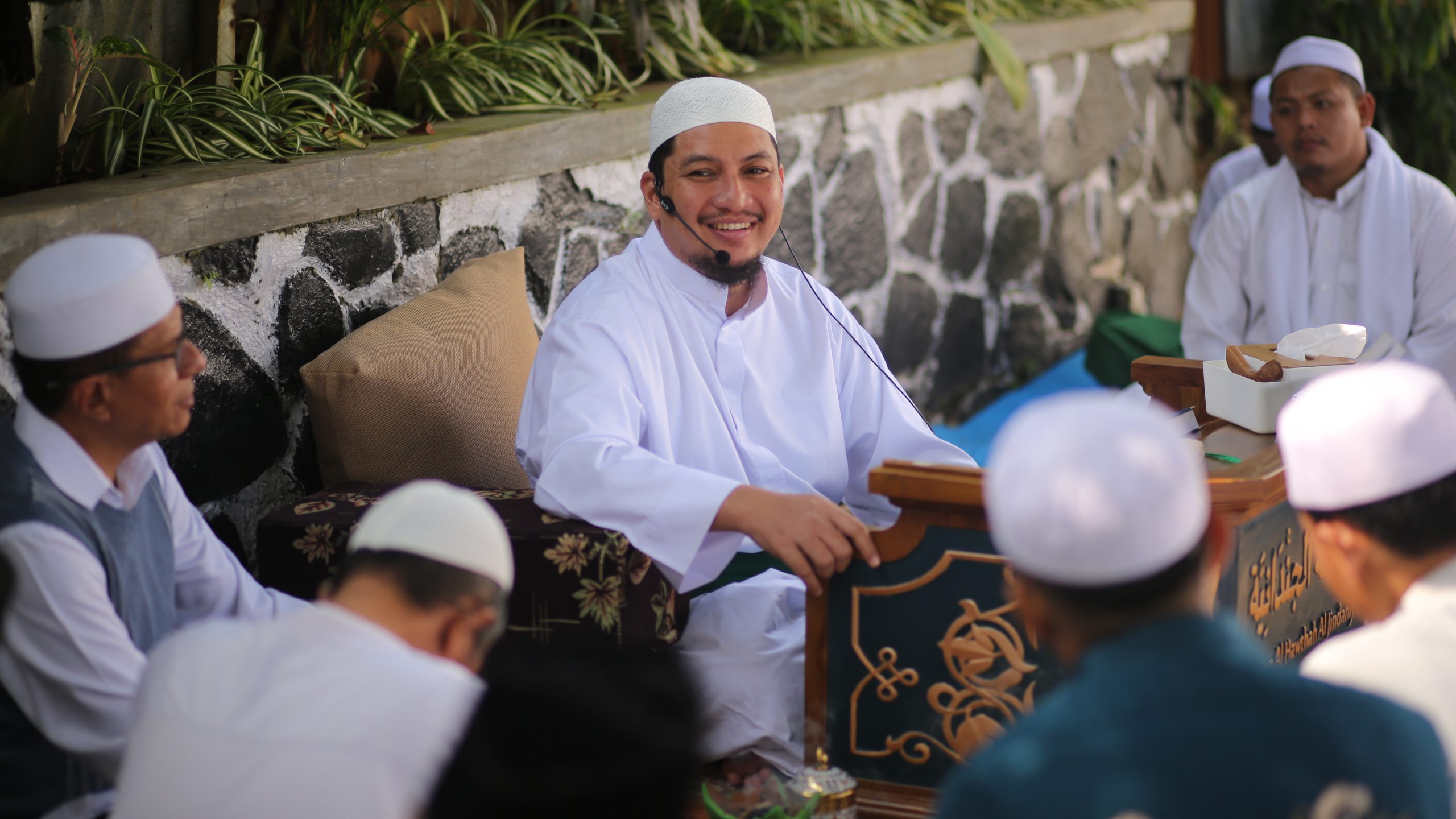 AL-HABIB AHMAD BIN UMAR BIN SMITH DAN ORIENTASI DAKWAH DALAM TRADISI BANI ALAWI