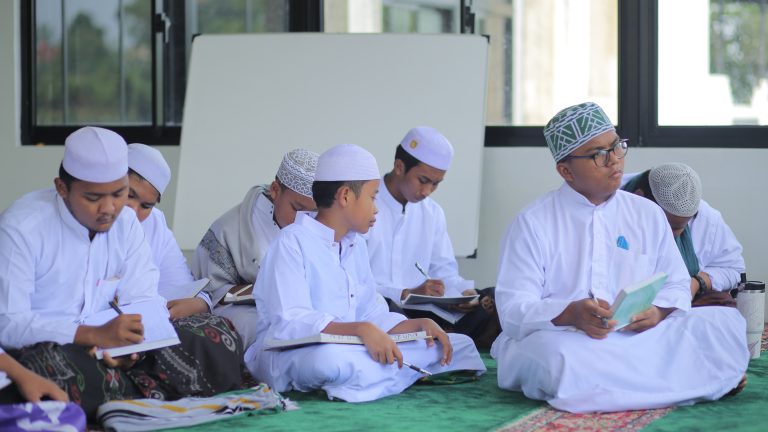 Jurnal Studi Islam: Patologi Lisan dan Implikasinya terhadap Integritas Sosial dan Ukhuwah Islamiyah