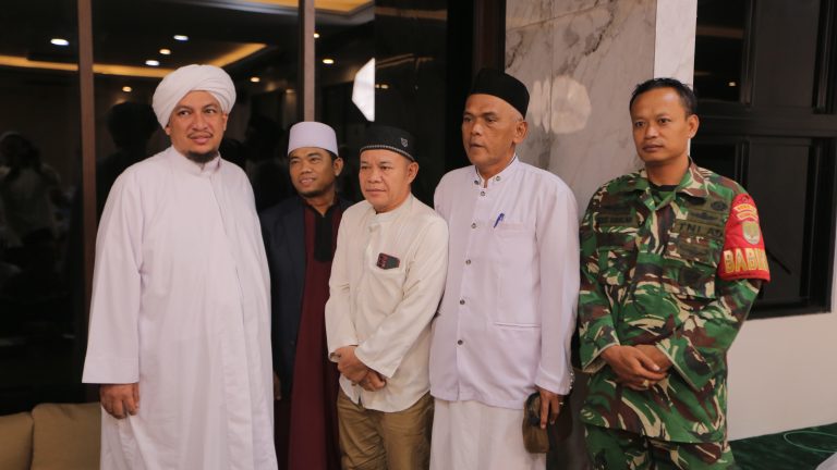 Pembukaan Majelis Malam Rabu dan Halal Bihalal di Ponpes Al Hawthah Al Jindaniyah